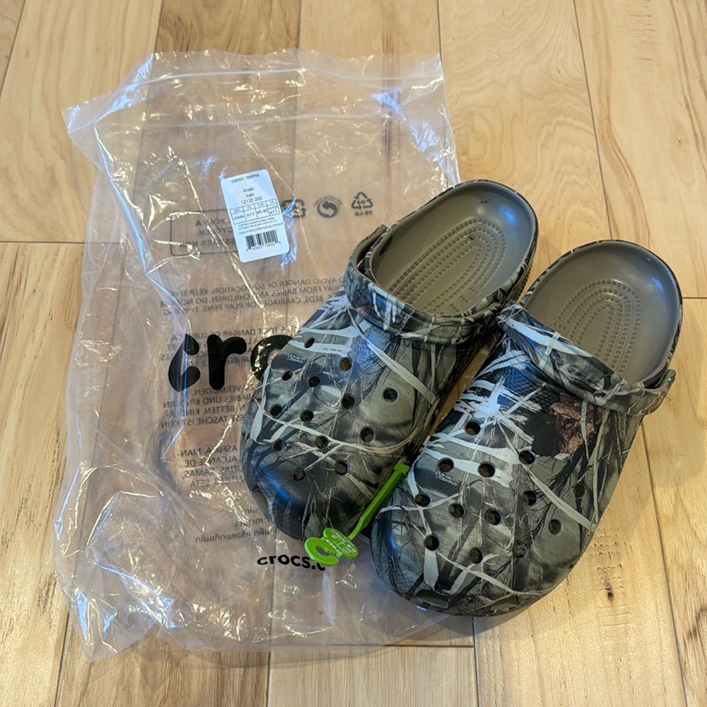 CROCS classic realtree men’s 11 Khaki